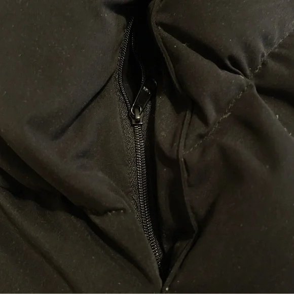 Tempco Black Down Insulated Vest Men’s Size XL. Front Zip & Zippered Pockets. - Picture 5 of 6